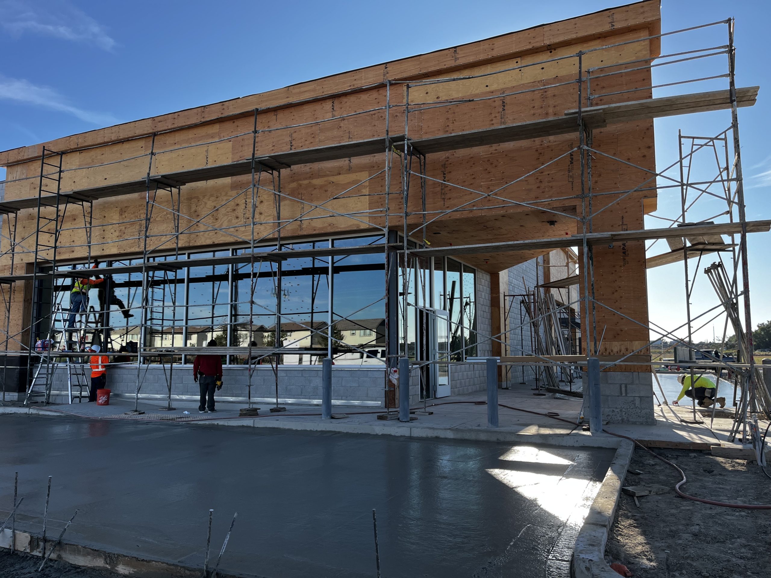 Crew working on Autozone Lathrop